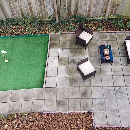 New! Renovated Townhome W/ Putting Green & Patio! Richmond Exterior photo