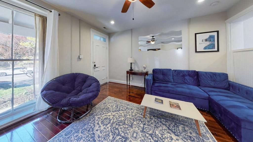 New! Renovated Townhome W/ Putting Green & Patio! Richmond Exterior photo