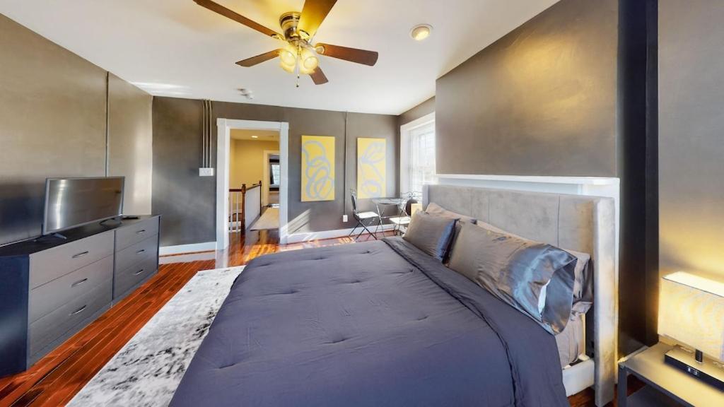 New! Renovated Townhome W/ Putting Green & Patio! Richmond Exterior photo
