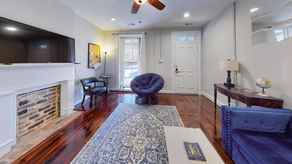 New! Renovated Townhome W/ Putting Green & Patio! Richmond Exterior photo